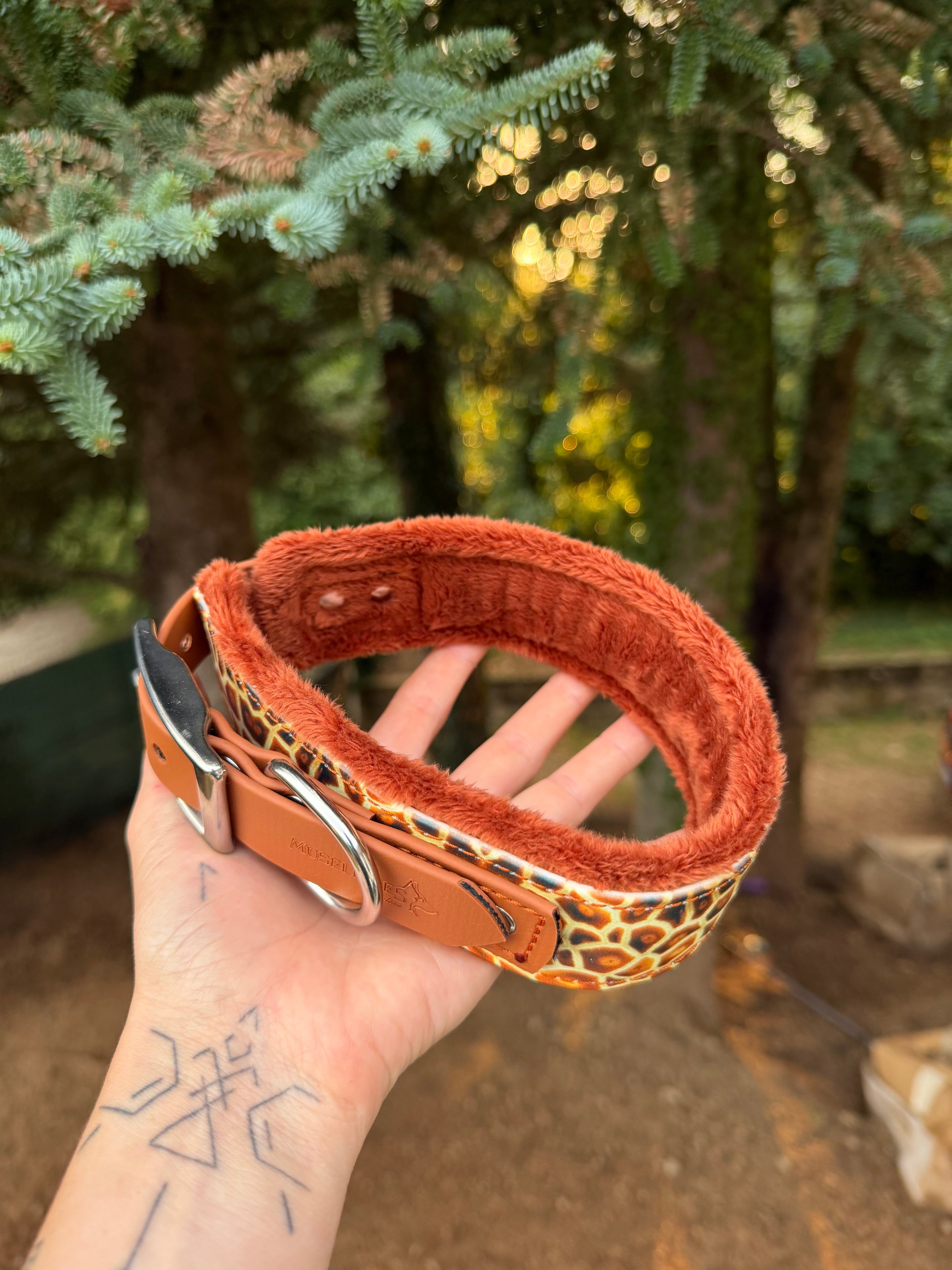 Collier imprimé UV girafe avec doublure tissu doux