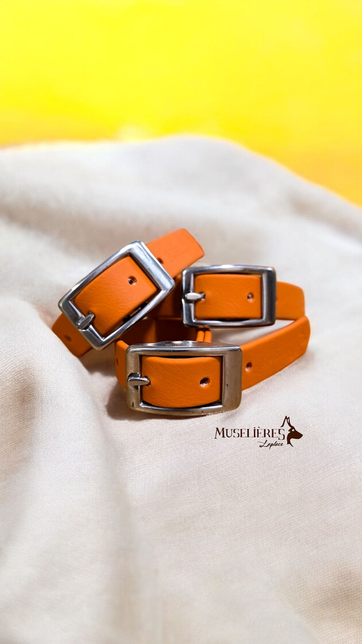 Fermeture en collier et passants en taille M