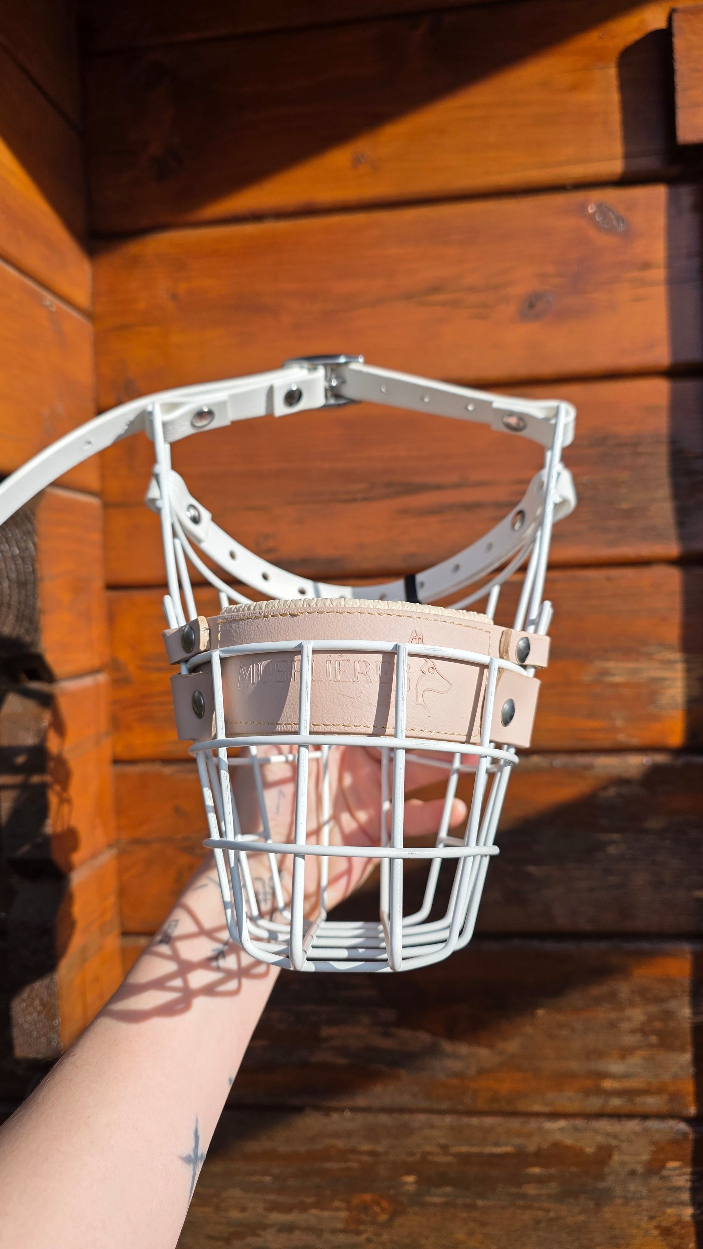 Muselière standard T9 Biothane Sable cage peinte