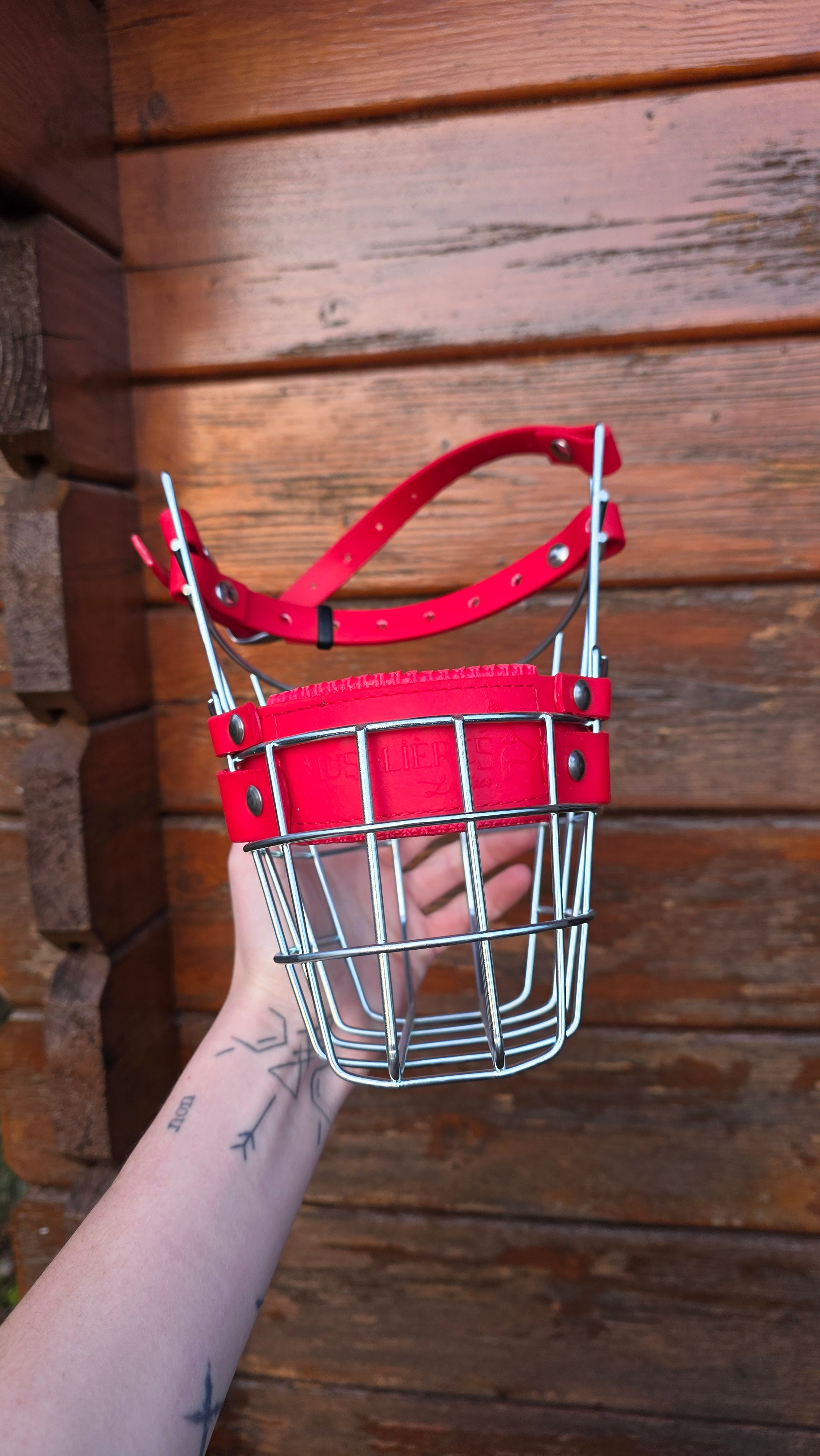 Muselière standard T7 Biothane Rouge